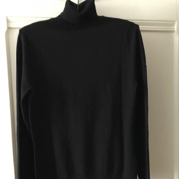Black turtleneck - Picture 1 of 3